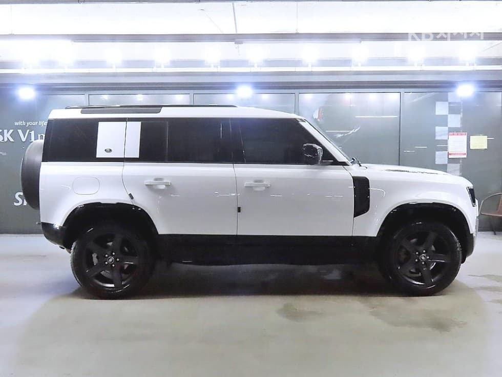 Land Rover 디펜더(L663)110 P300 X-DYN SE - 3