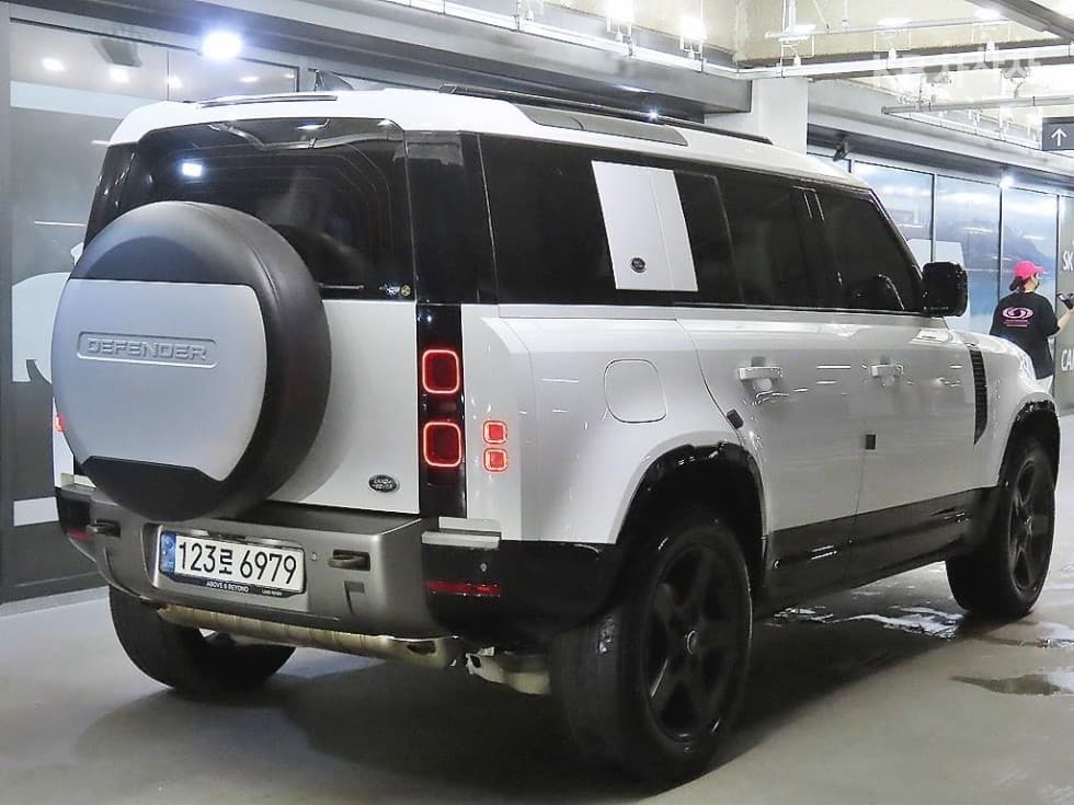 Land Rover 디펜더(L663)110 P300 X-DYN SE - 4