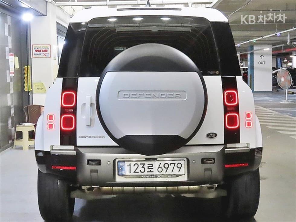Land Rover 디펜더(L663)110 P300 X-DYN SE - 5