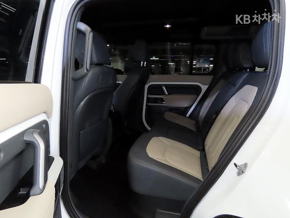 Land Rover 디펜더(L663)110 P300 X-DYN SE - 7