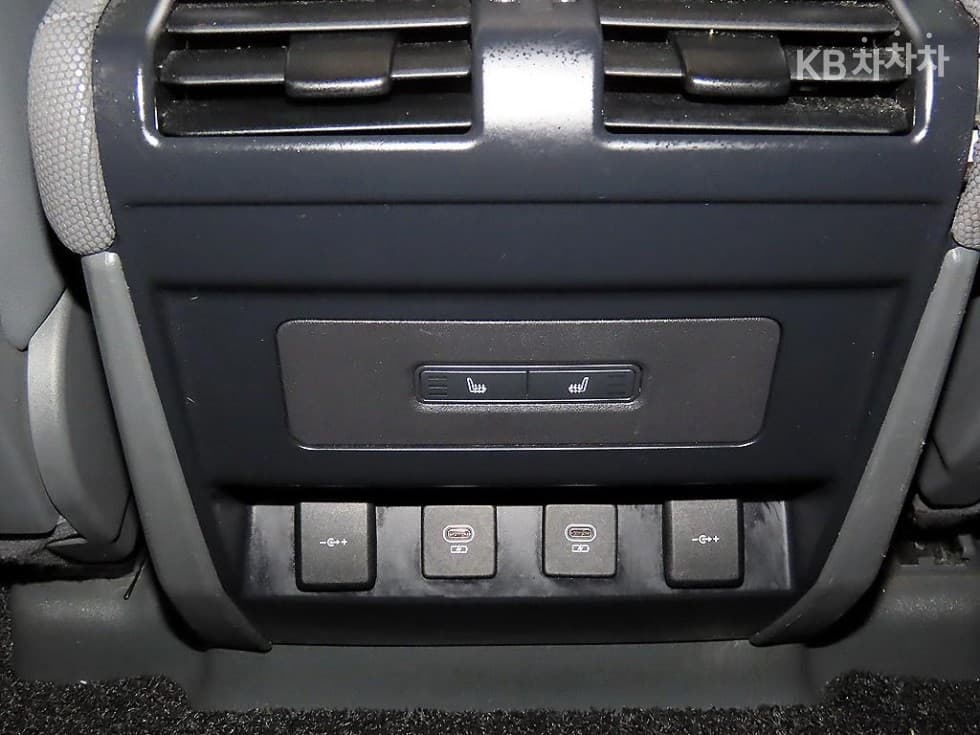 Land Rover 디펜더(L663)110 P300 X-DYN SE - 13