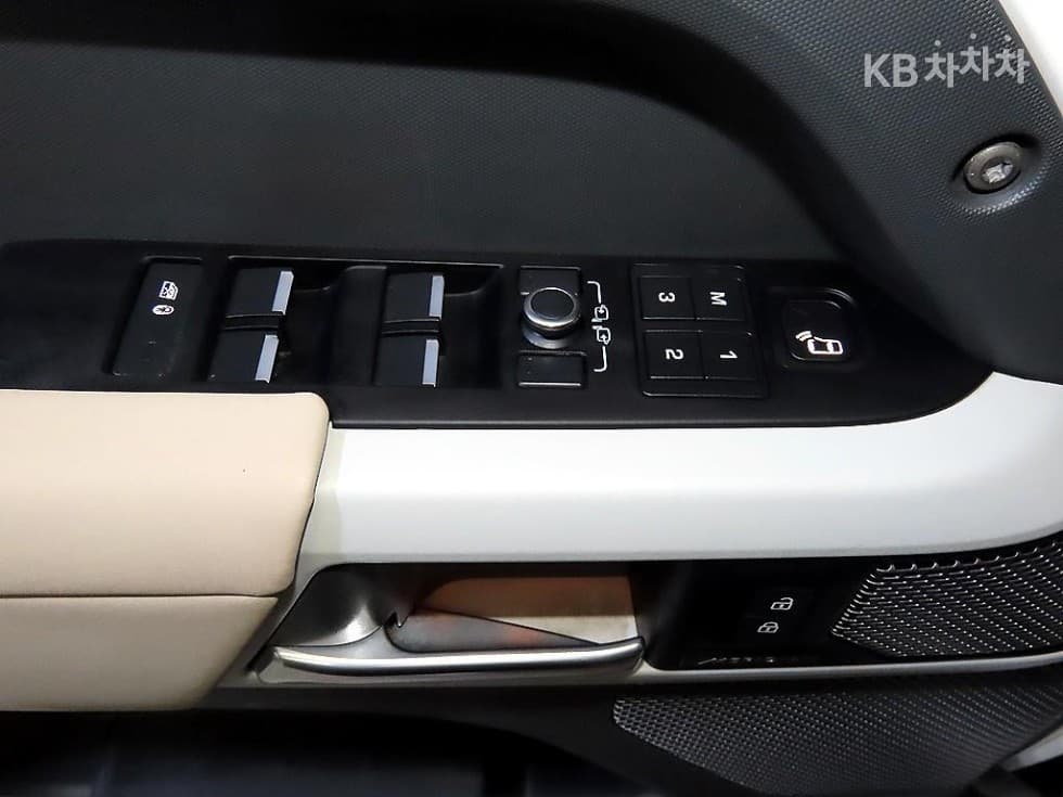 Land Rover 디펜더(L663)110 P300 X-DYN SE - 14