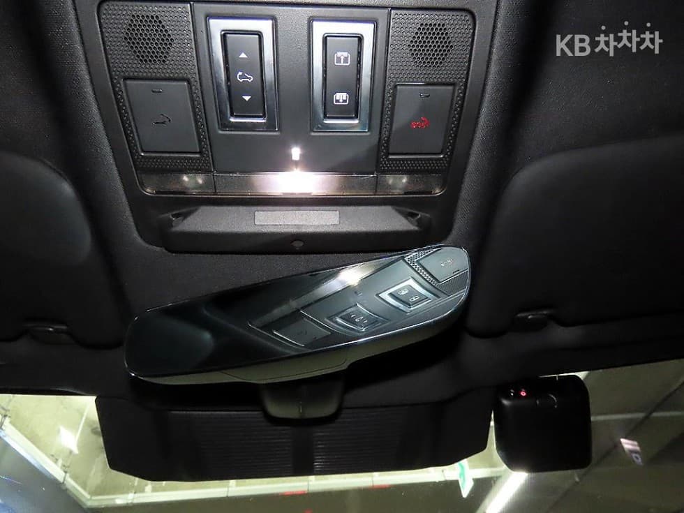 Land Rover 디펜더(L663)110 P300 X-DYN SE - 15
