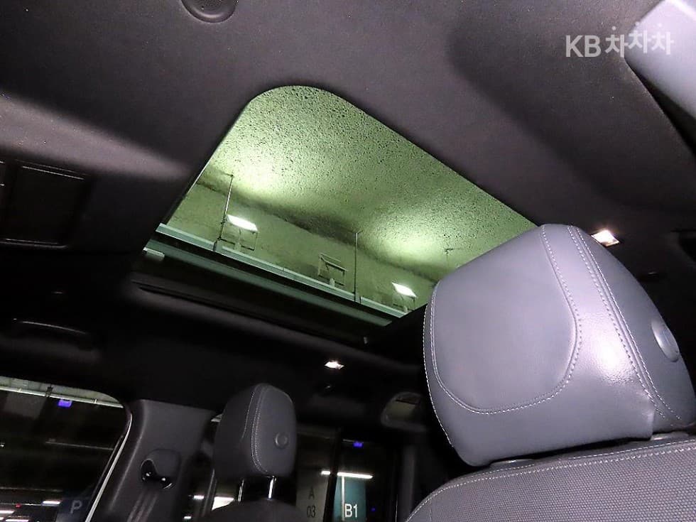 Land Rover 디펜더(L663)110 P300 X-DYN SE - 16