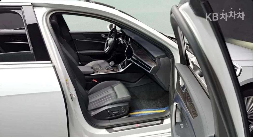 Ауди A6(C8)45 TFSI Quattro Premium - 12