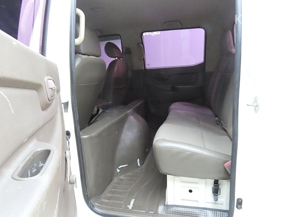 Hyundai Porter 2Extra Long Double Cab CRDi SUP High-end Type - 11
