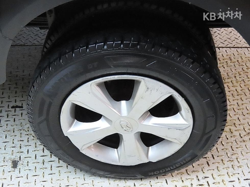 Hyundai Porter 2Extra Long Double Cab CRDi SUP High-end Type - 17