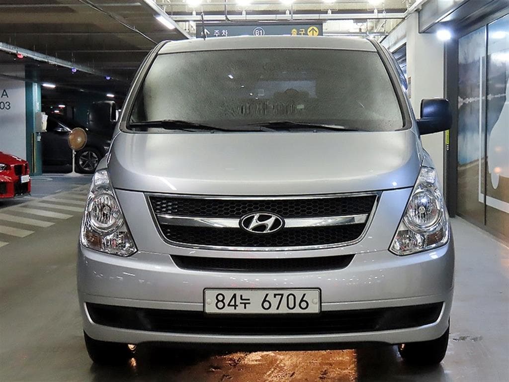 Хюндай Гранд Старекс3Местен승 Ван CVX Deluxe - 2
