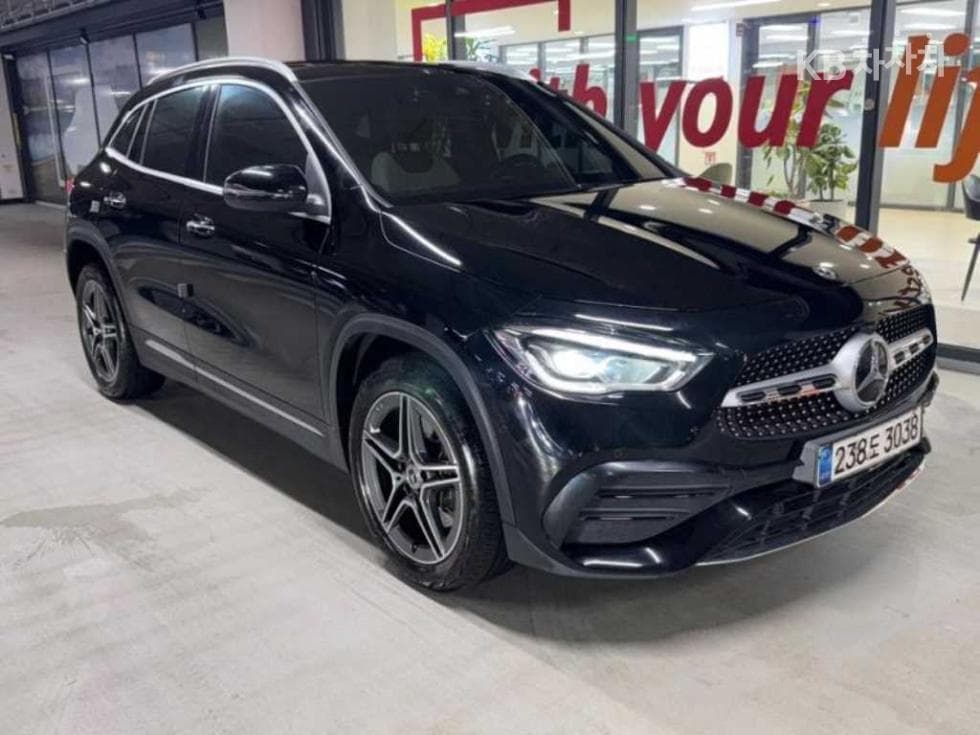 Mercedes-Benz GLA H247250 4Matic Стандартен - 2