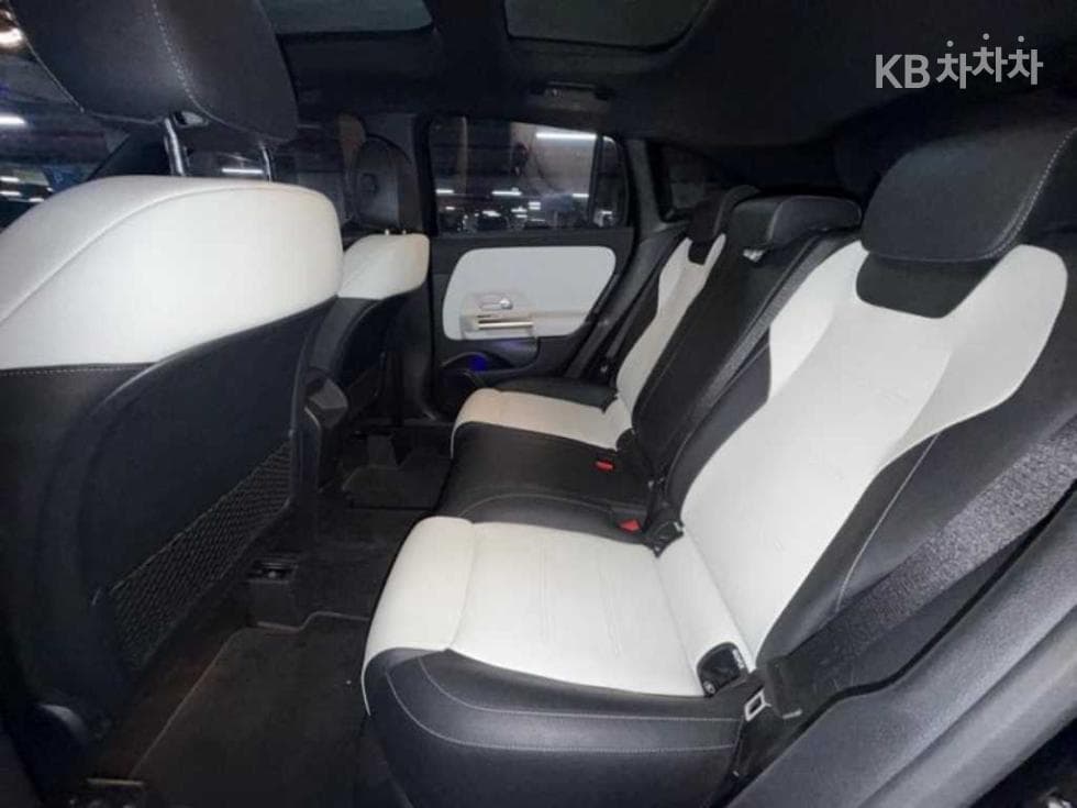 Mercedes-Benz GLA H247250 4Matic Стандартен - 7