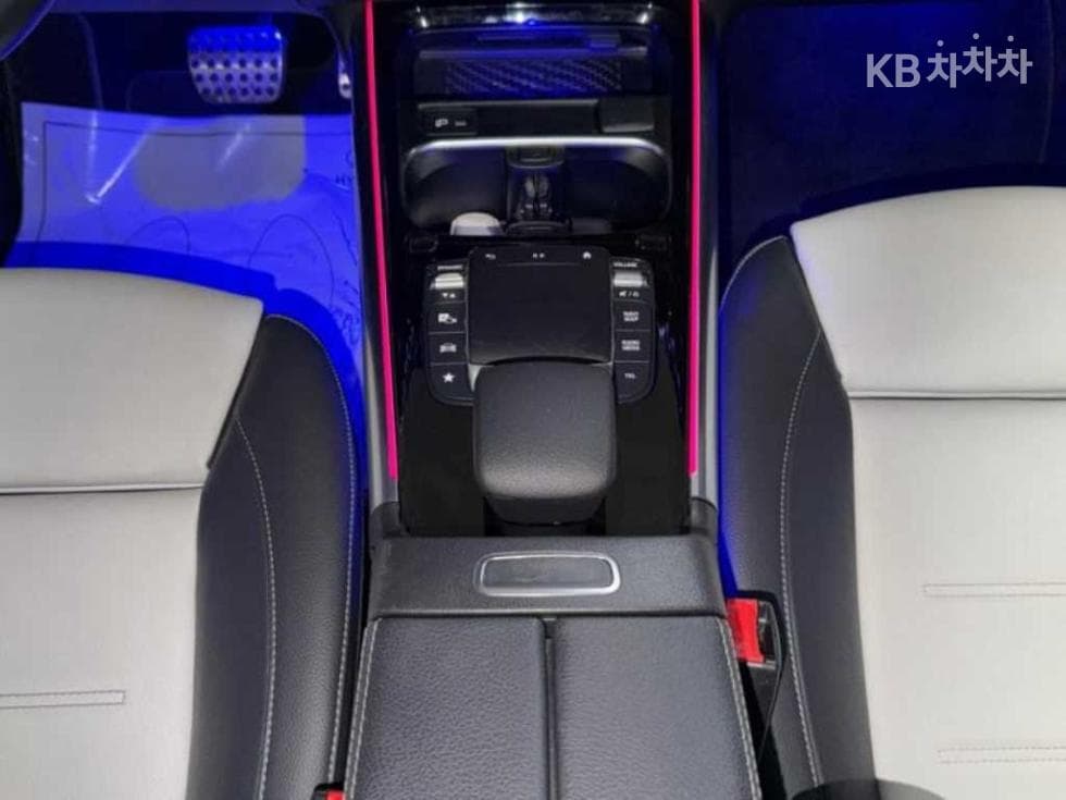 Mercedes-Benz GLA H247250 4Matic Стандартен - 11
