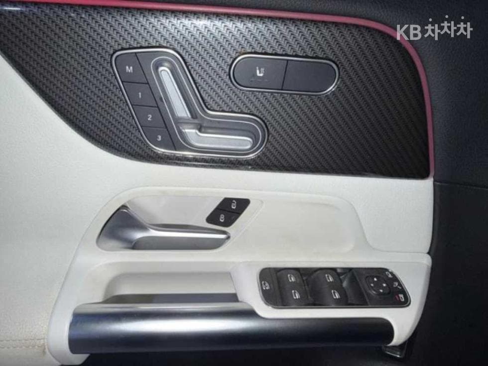 Mercedes-Benz GLA H247250 4Matic Стандартен - 14