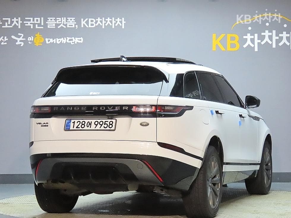Land Rover Range Rover 벨라2.0 D240 R-Dynamic SE - 2