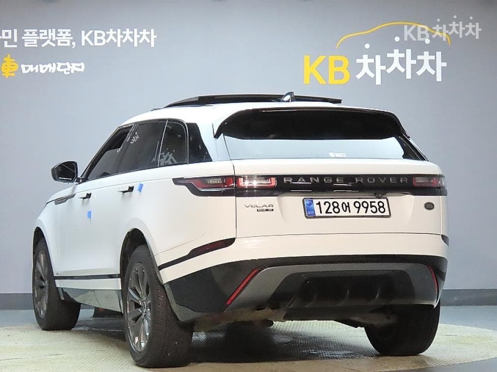 Land Rover Range Rover 벨라2.0 D240 R-Dynamic SE - 4