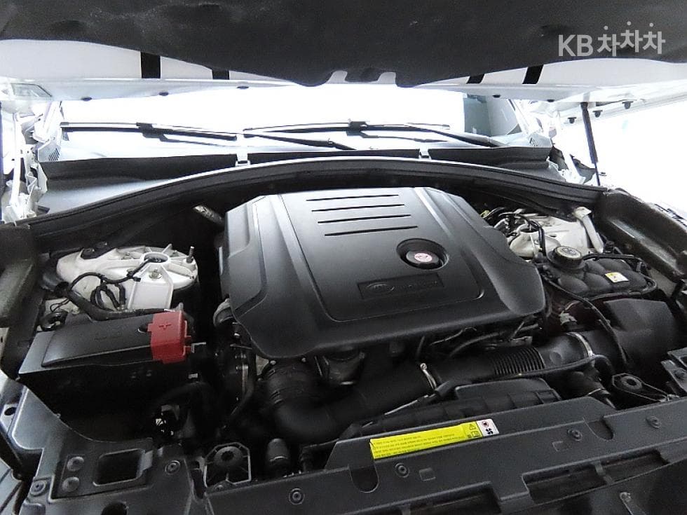 Land Rover Range Rover 벨라2.0 D240 R-Dynamic SE - 7