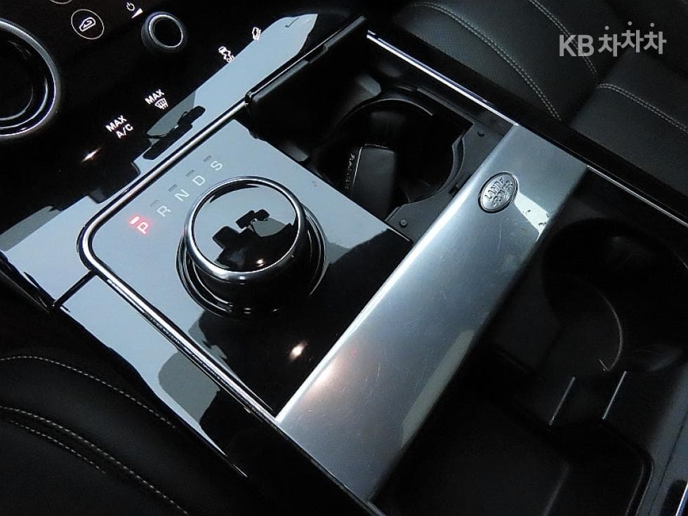 Land Rover Range Rover 벨라2.0 D240 R-Dynamic SE - 9