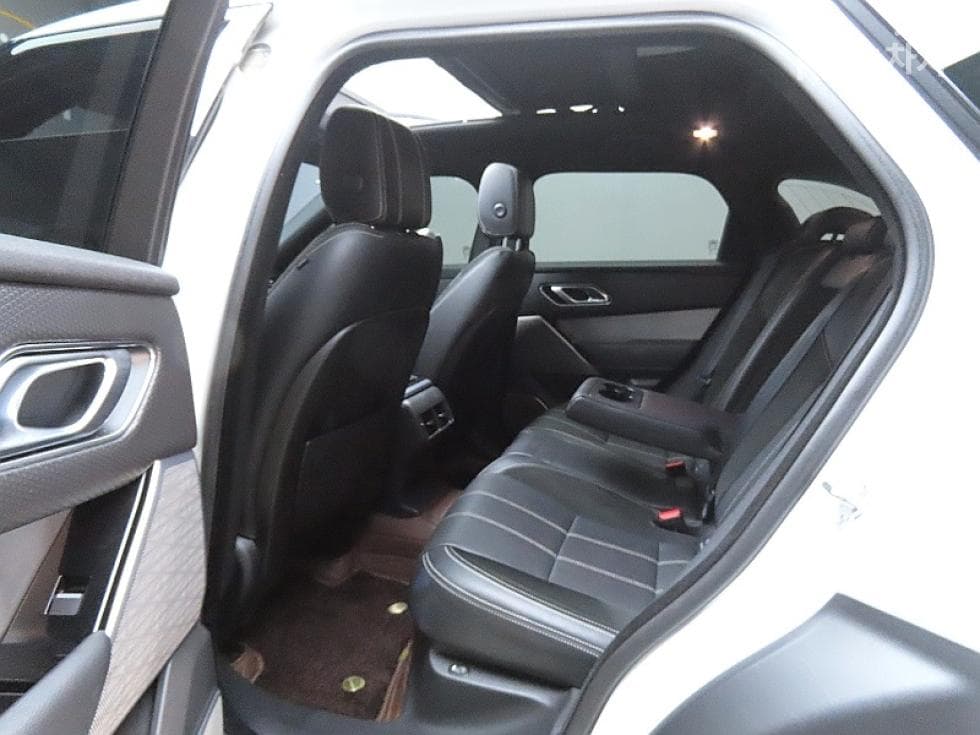 Land Rover Range Rover 벨라2.0 D240 R-Dynamic SE - 11
