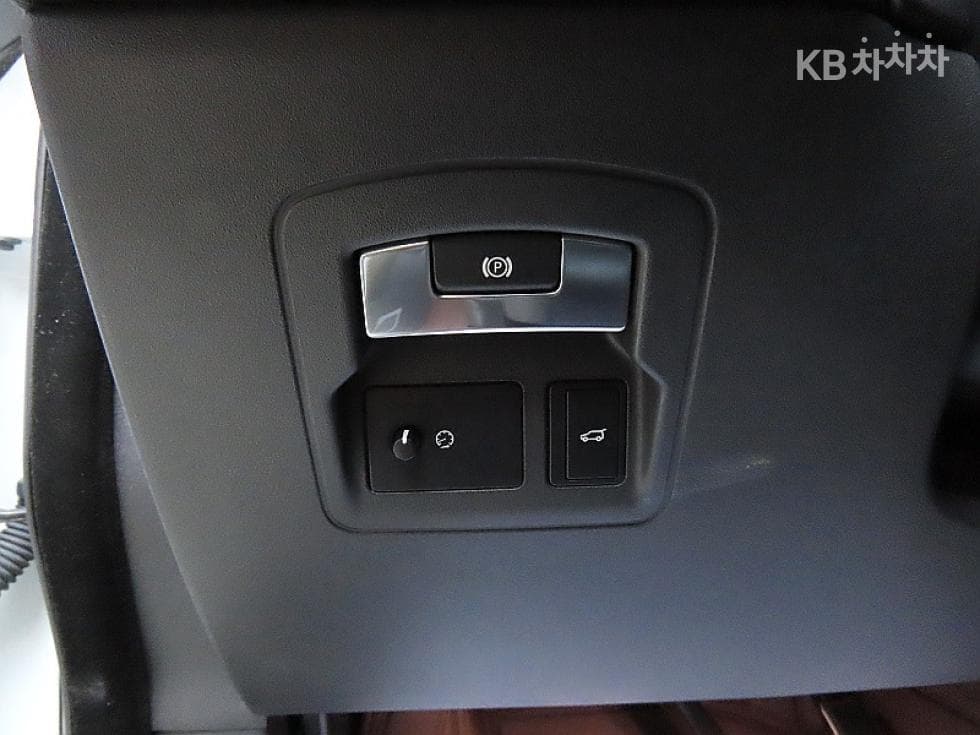 Land Rover Range Rover 벨라2.0 D240 R-Dynamic SE - 12