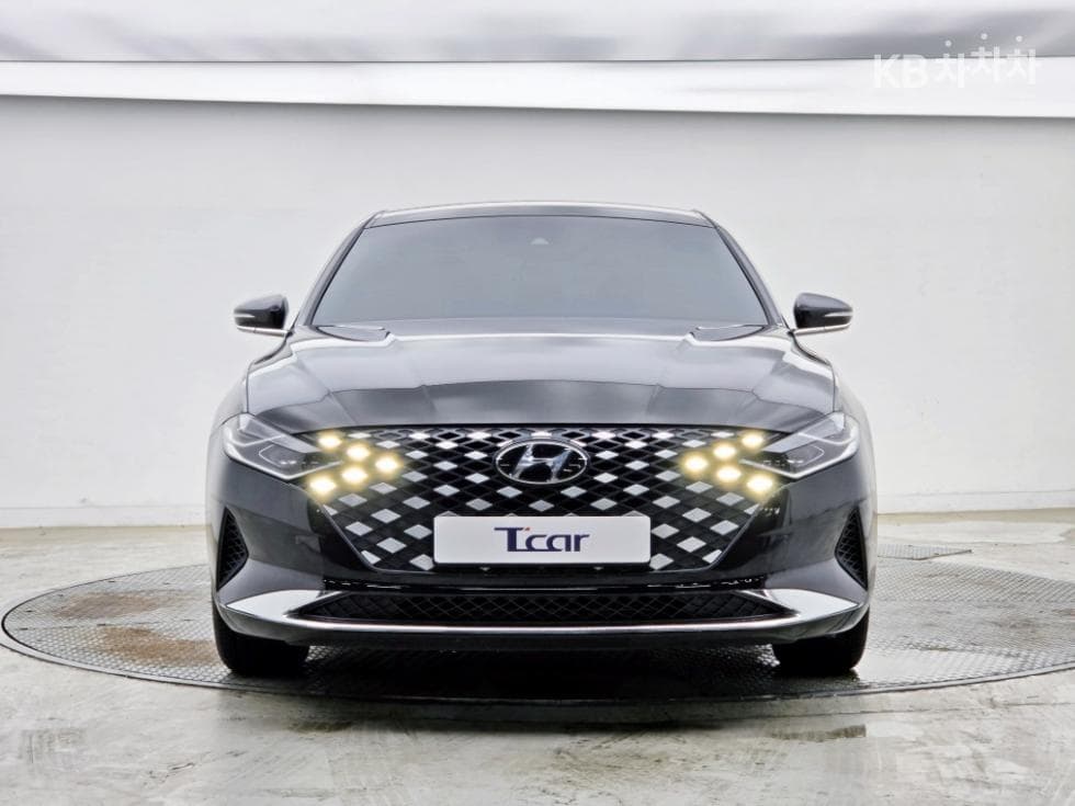Хюндай The New (фейслифт) Grandeur (Azera)LPi 3.0 Рент-а-кар Premium - 11