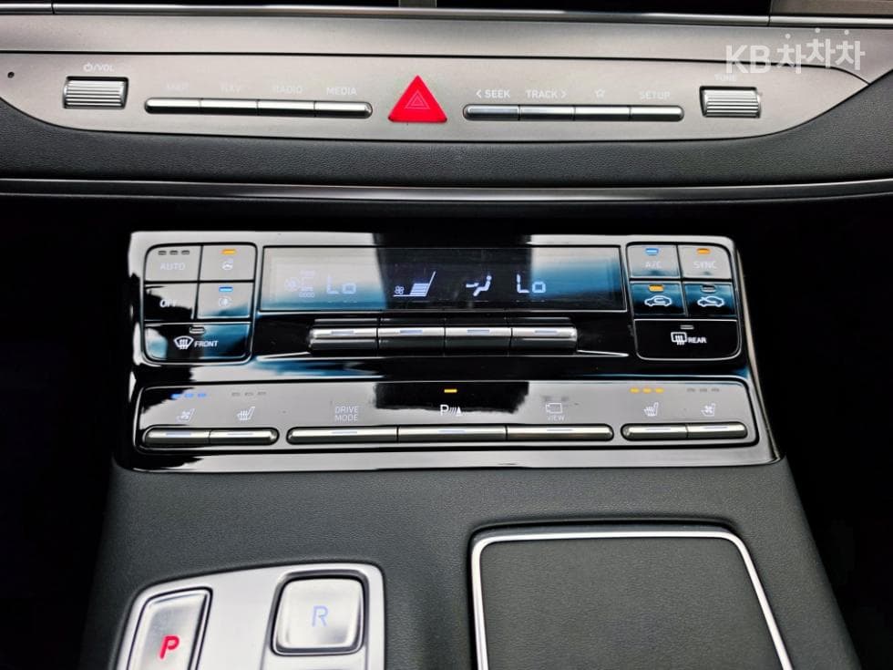 Хюндай The New (фейслифт) Grandeur (Azera)LPi 3.0 Рент-а-кар Premium - 29
