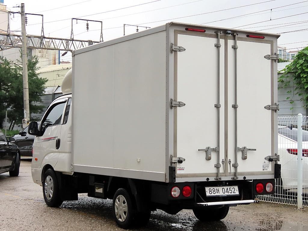 Киа The New (фейслифт) Бонго 3 (лек)Box Truck 1 тон Plus형 Королевска кабина Удължено междуосие L - 3