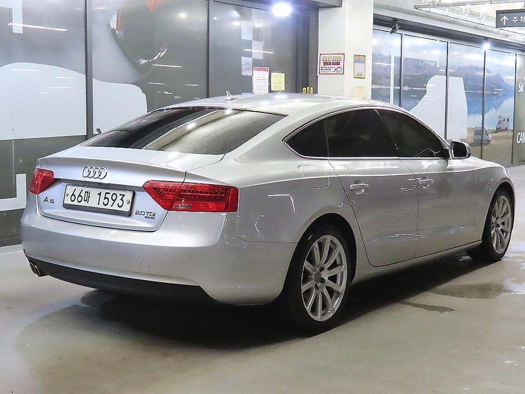 Ауди NEW A52.0 Турбо Дизел Инжекция 콰트로 스포트백 8TA - 4