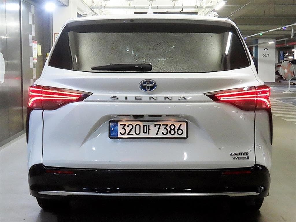 Toyota Sienna2.5L hybrid 2WD - 5