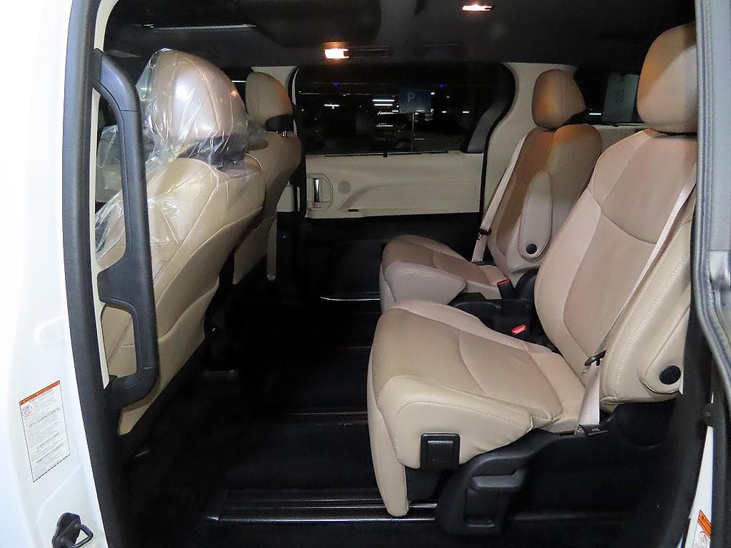 Toyota Sienna2.5L hybrid 2WD - 7