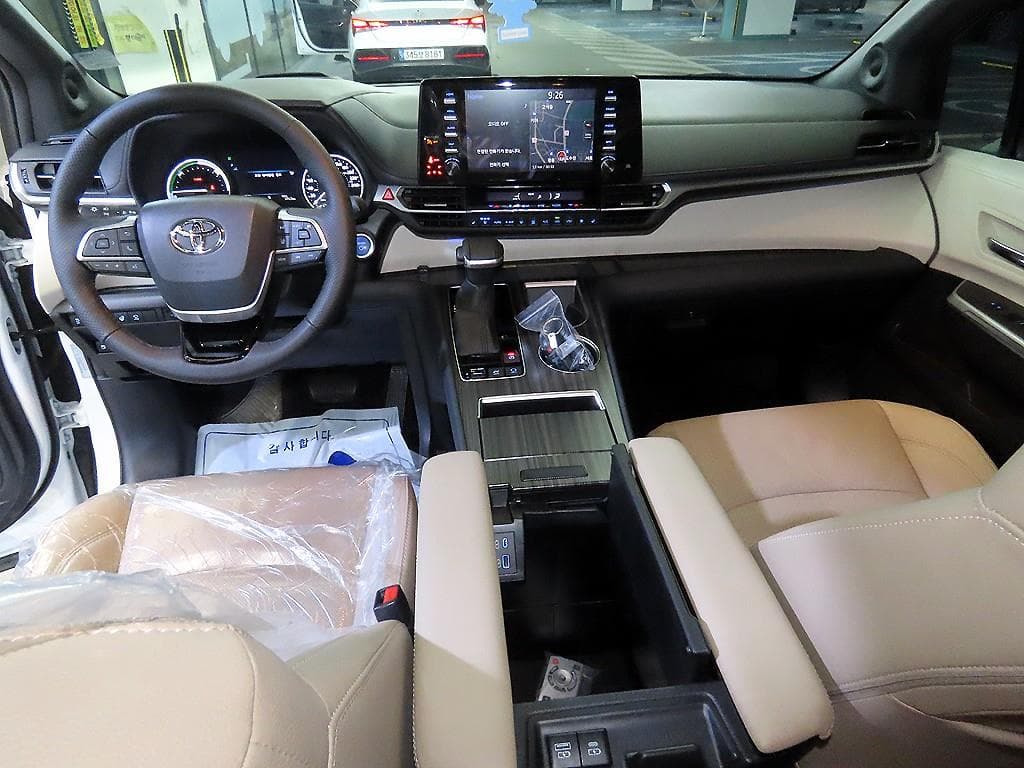 Toyota Sienna2.5L hybrid 2WD - 10