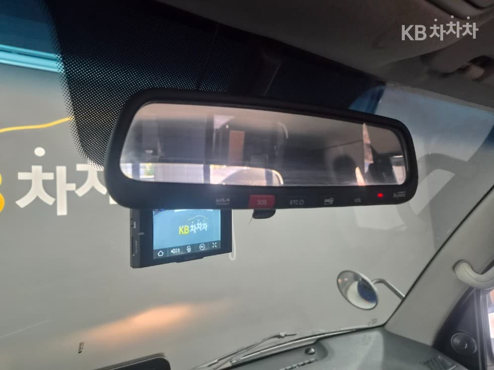 Киа The New (фейслифт) Бонго 3 (лек) EV1 тон 2WD Удължено междуосие Королевска кабина GLS - 18