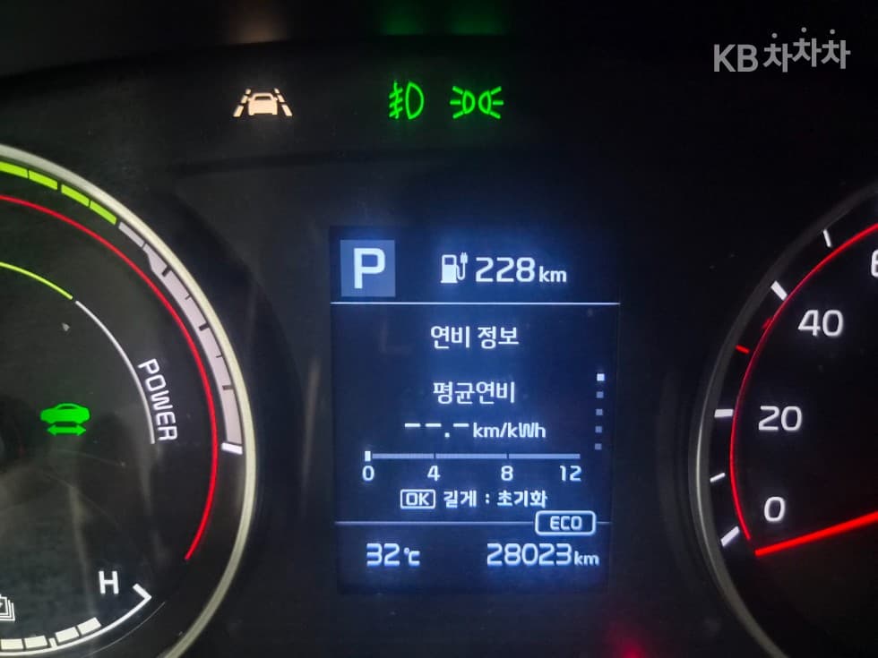 Киа The New (фейслифт) Бонго 3 (лек) EV1 тон 2WD Удължено междуосие Королевска кабина GLS - 13