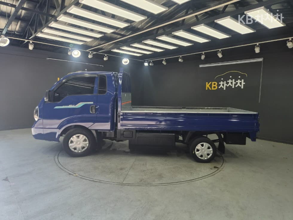 Киа The New (фейслифт) Бонго 3 (лек) EV1 тон 2WD Удължено междуосие Королевска кабина GLS - 5
