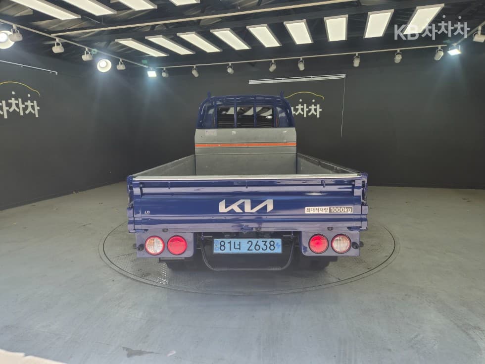 Киа The New (фейслифт) Бонго 3 (лек) EV1 тон 2WD Удължено междуосие Королевска кабина GLS - 2