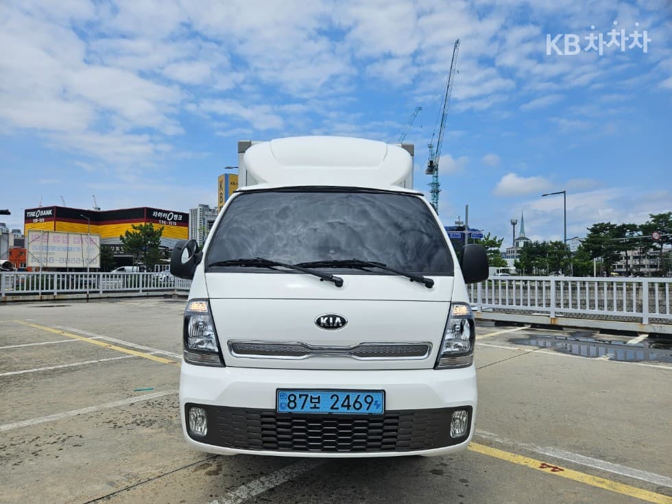 Киа The New (фейслифт) Бонго 3 (лек) EV Box Truck 1 тон Plus형 Королевска кабина Удължено междуосие Стандартен - Image 1