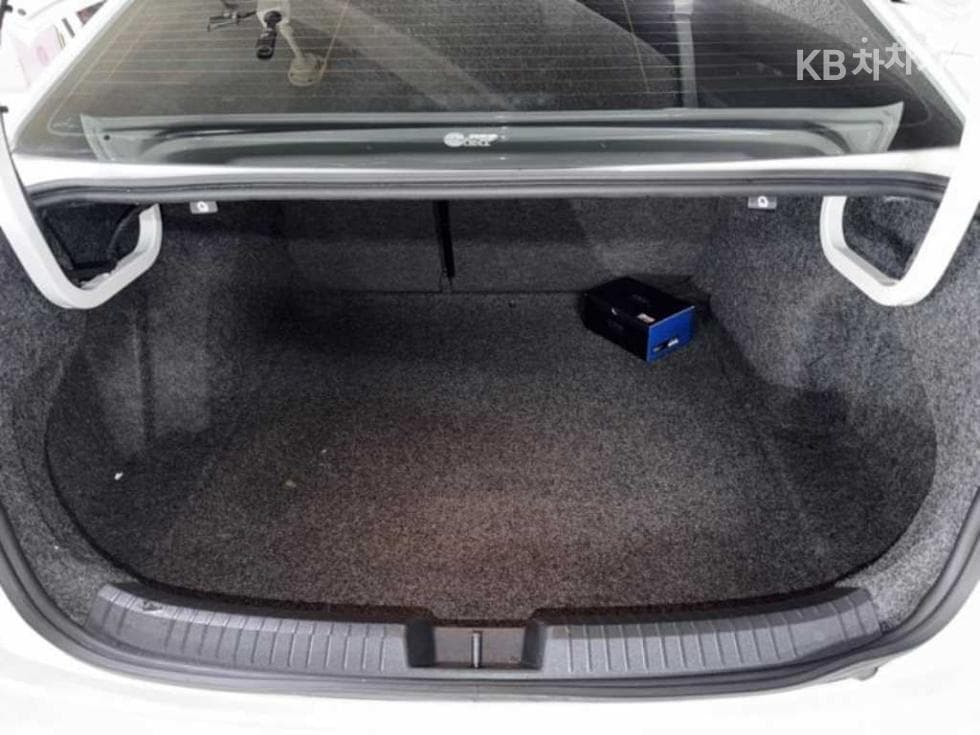Volkswagen The All New Jetta(7-мо поколение)1.4 Турбонагнетен Стратифициран Инжекция (ВВ) Prestige - 18