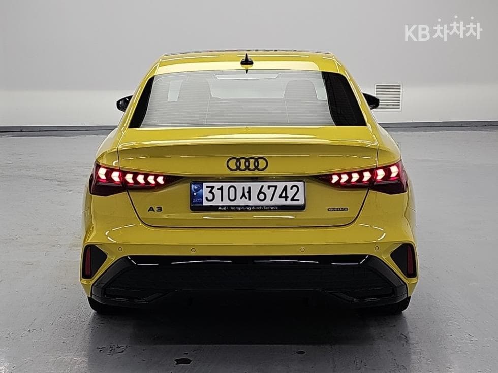 Ауди A3 (8Y)40 TFSI Premium - 3