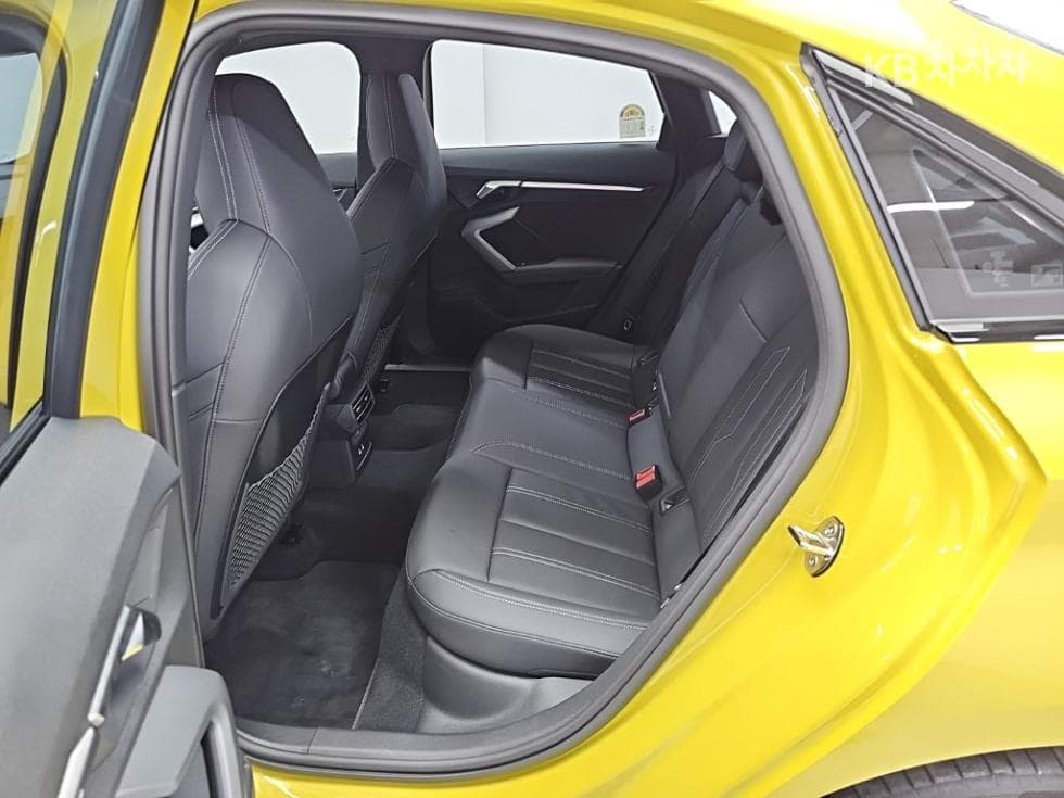 Ауди A3 (8Y)40 TFSI Premium - 12