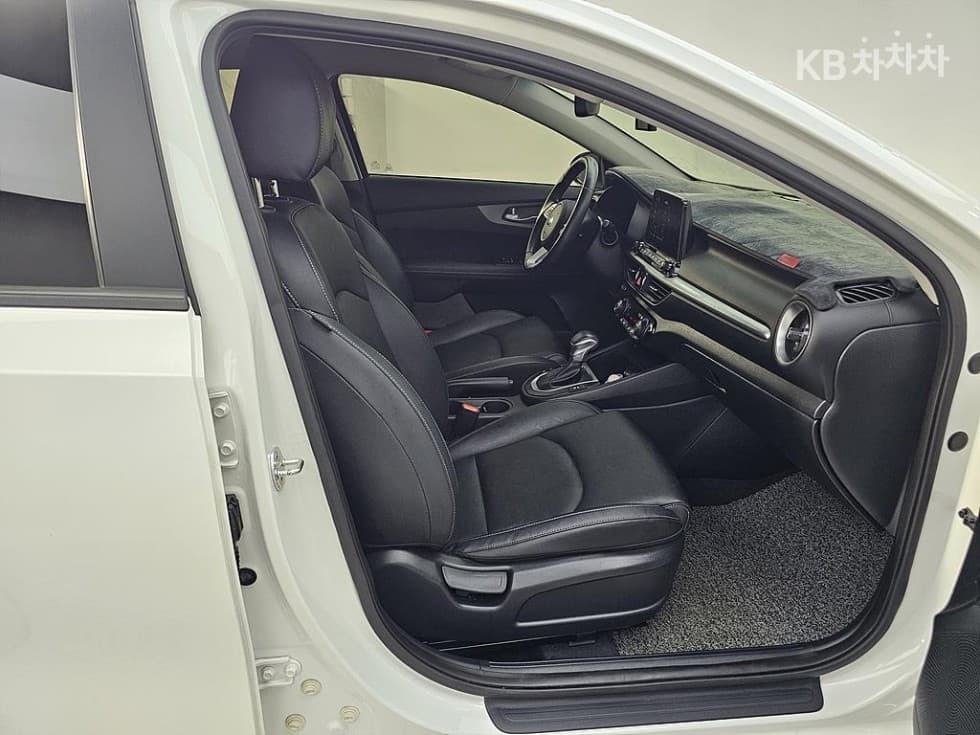 Kia All New K31.6 Gasoline Luxury - 8