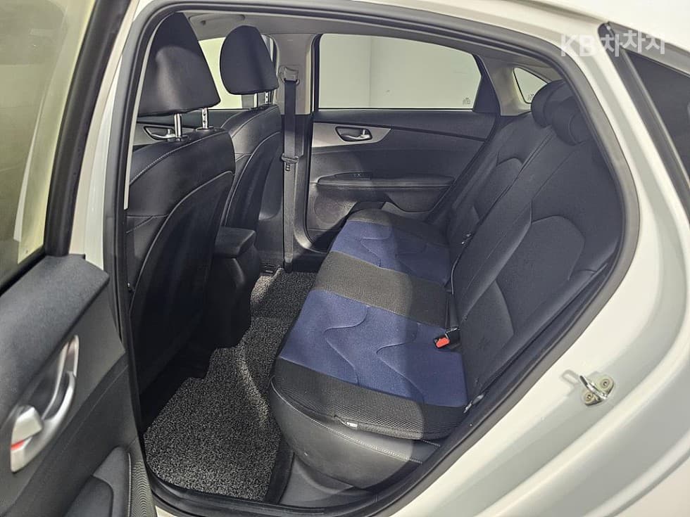 Kia All New K31.6 Gasoline Luxury - 9