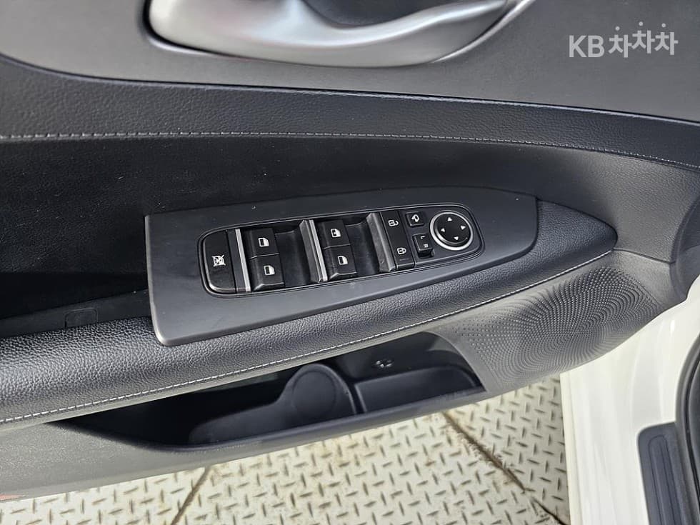 Kia All New K31.6 Gasoline Luxury - 12