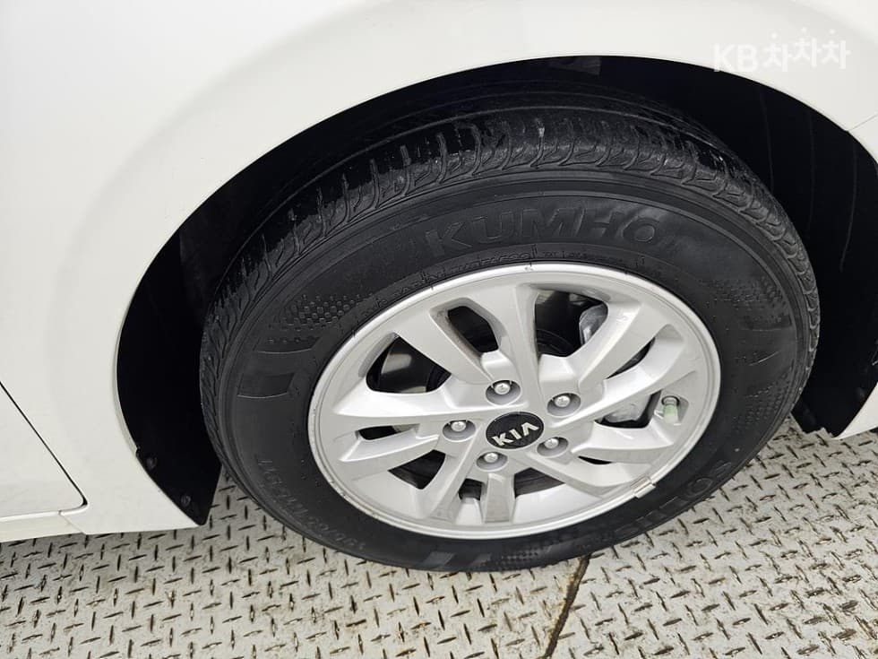 Kia All New K31.6 Gasoline Luxury - 20