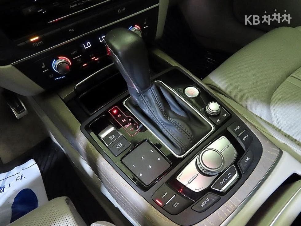 Ауди NEW A650 Турбо Дизел Инжекция 콰트로 Premium C7 - 12