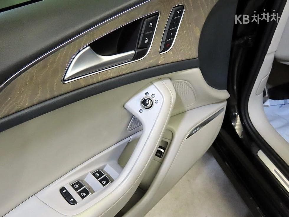 Ауди NEW A650 Турбо Дизел Инжекция 콰트로 Premium C7 - 13