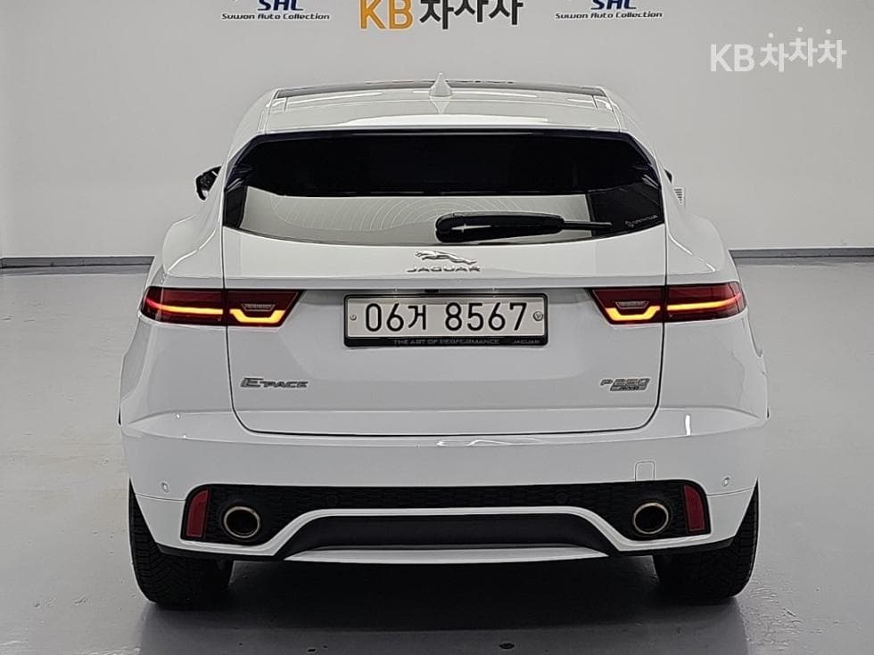 Jaguar E-PACEP250 R-Dynamic SE - 3
