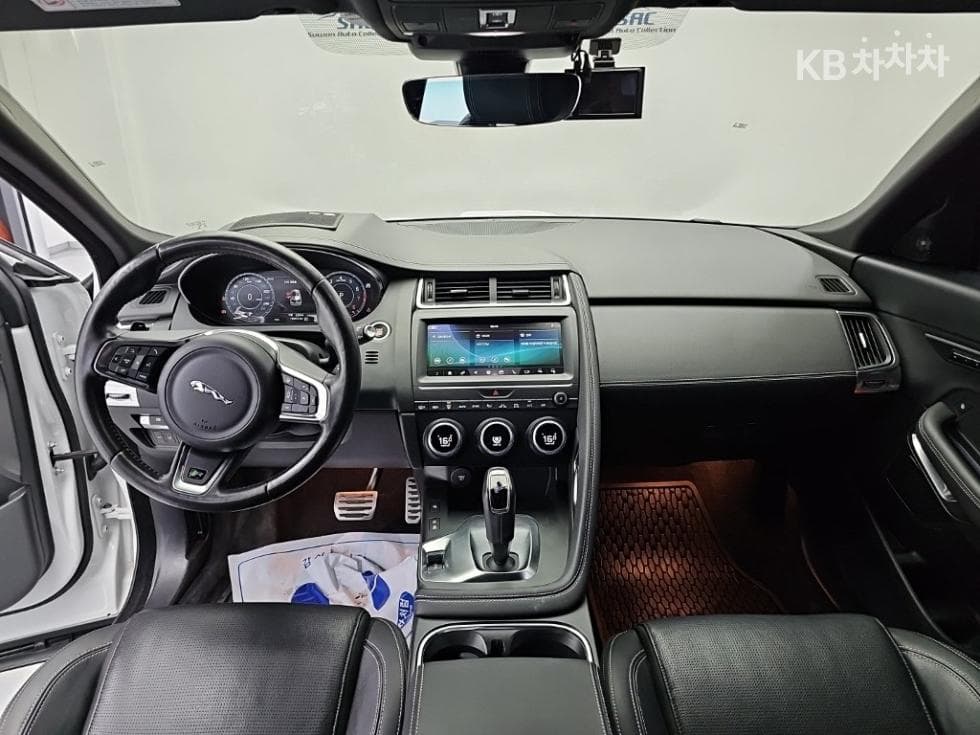 Jaguar E-PACEP250 R-Dynamic SE - 7