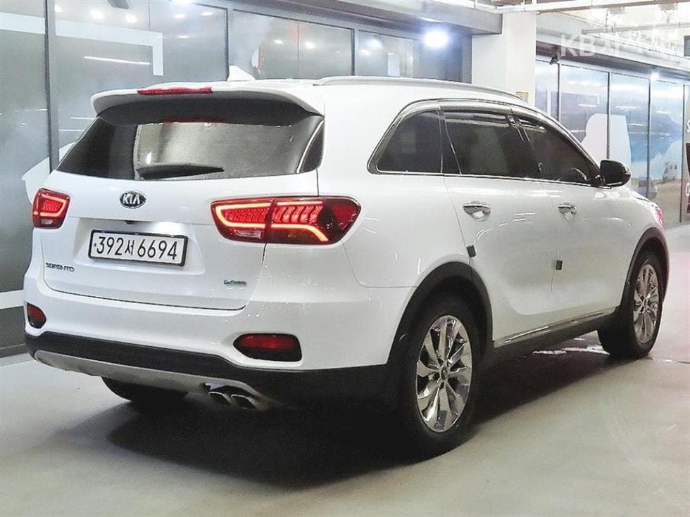 Киа The New (фейслифт) Sorento2.2 Дизел 2WD Престиж - 4