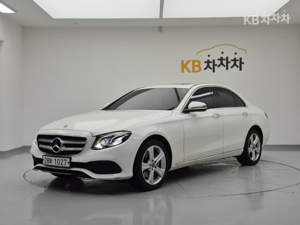 Mercedes-Benz E-Клас (W213) E220d 4MATIC Avantgarde - Image 1
