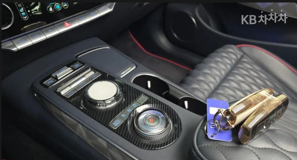 Дженезис GV70Бензин 2.5T 스포츠패키지 2WD - 8