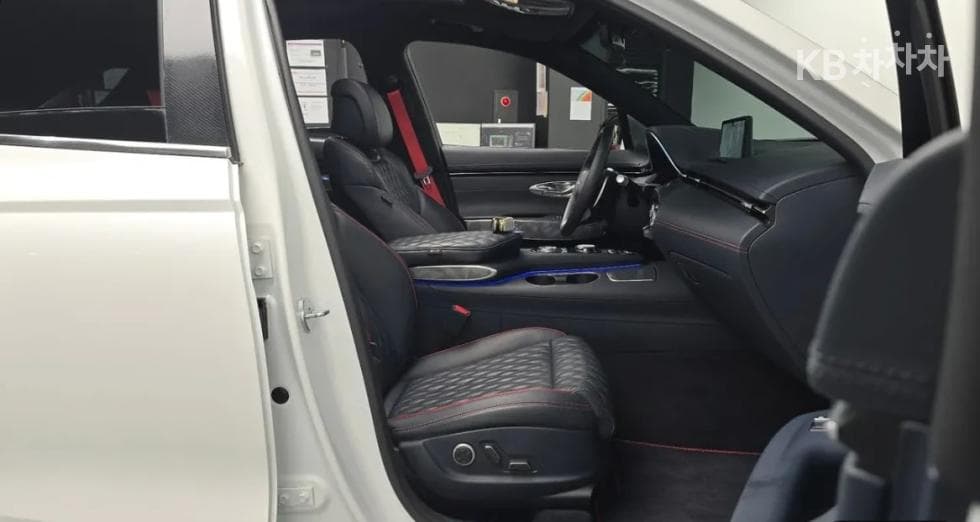 Дженезис GV70Бензин 2.5T 스포츠패키지 2WD - 20
