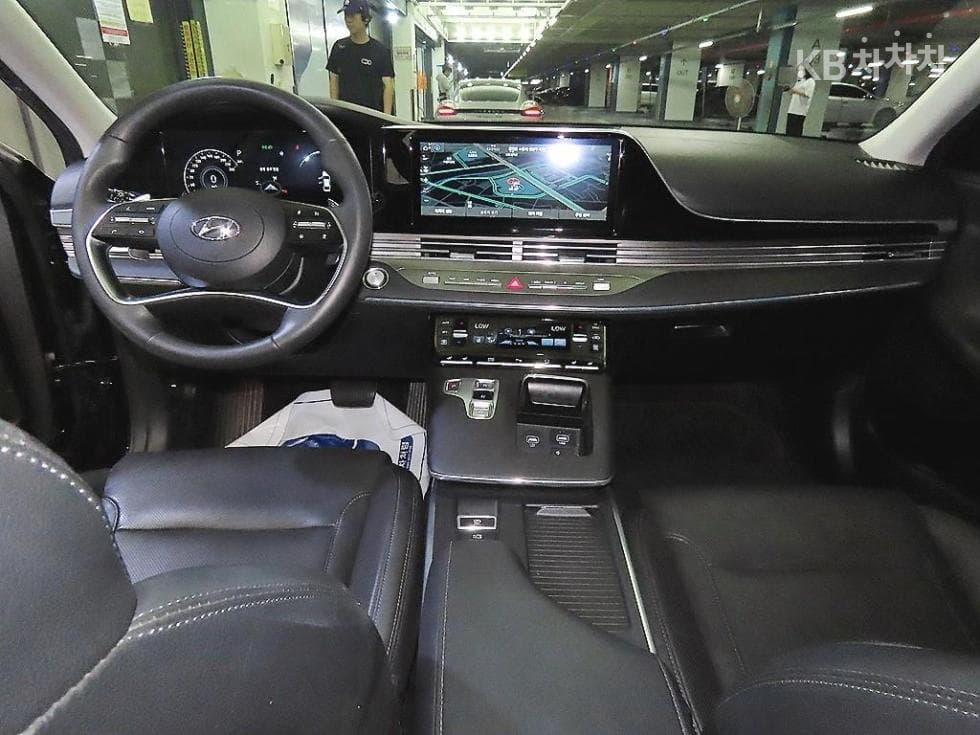Хюндай The New (фейслифт) Grandeur (Azera)2.5 Le Blanc - 10